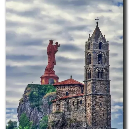 Appartement Renove A Lapte Avec Terrasse 40 M² Lapte