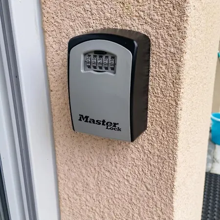 Apartamento Rénové à Avec Terrasse 40 M² Lapte