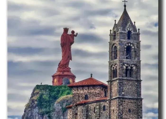 Appartement Renove A Lapte Avec Terrasse 40 M² Lapte